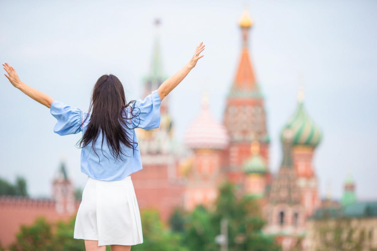 Иностранные туристы стали чаще выбирать для своих путешествий города России