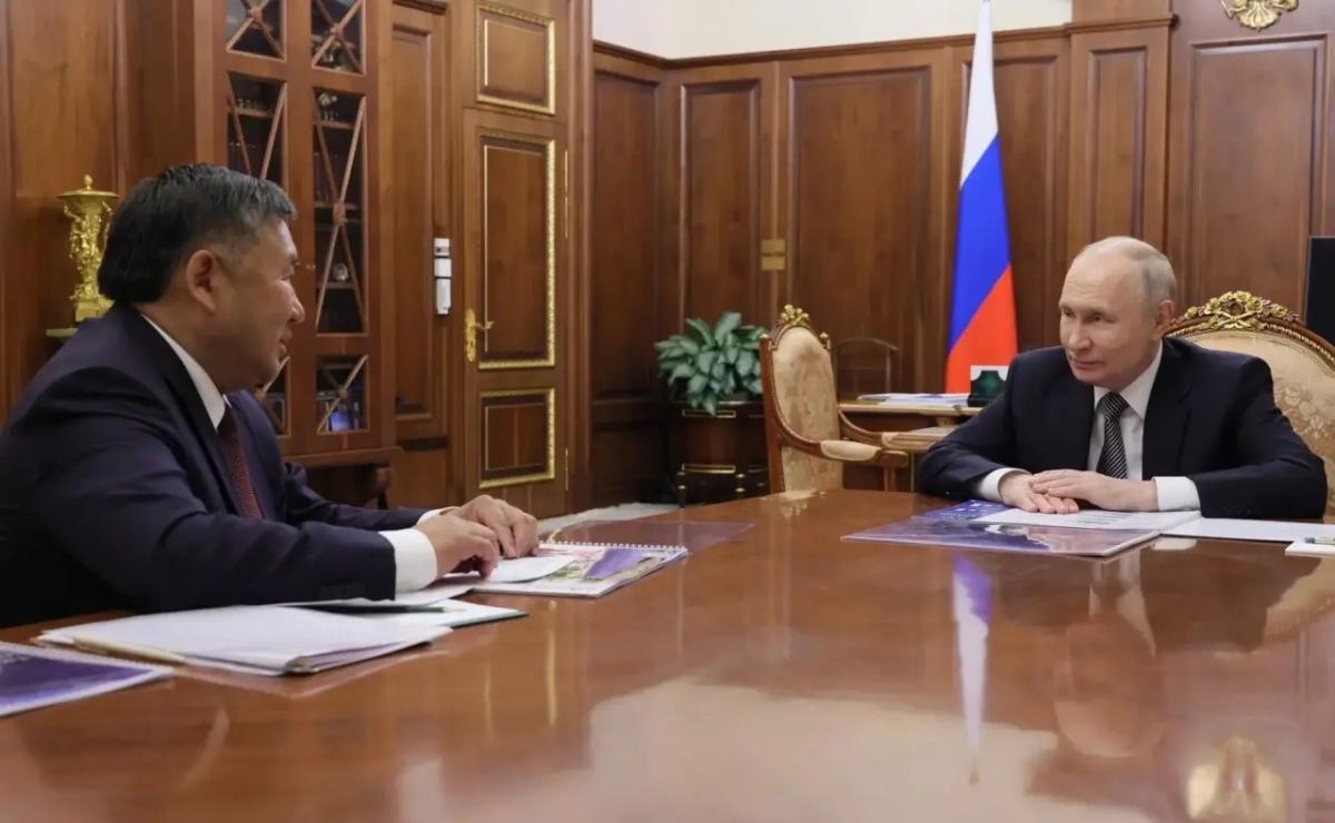 «В республике проделана большая работа»: глава Тувы Владислав Ховалыг удостоен Благодарности Президента России