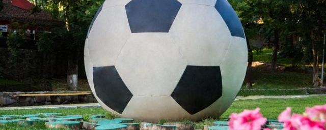 На улицах Ростова установят гигантские футбольные мячи