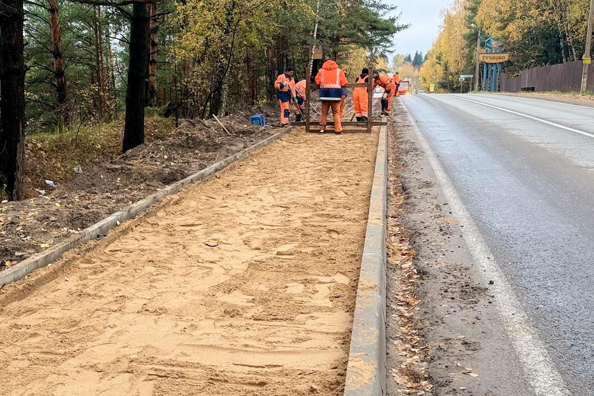 В поселке Тучково Рузского муниципального округа строительство тротуара на улице Восточной планируют завершить до конца октября