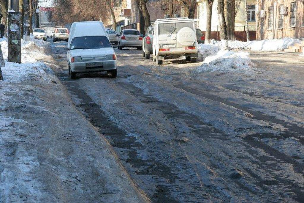 В Крыму из-за перепадов температуры начал разрушаться асфальт