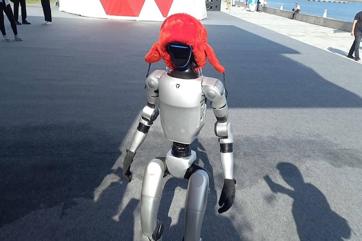 На ВЭФ-2025 Амурская область представила киборга Гошу