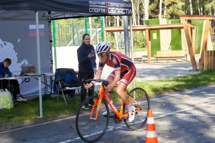 Как велосипед спасает от стресса: терапевт о пользе и противопоказаниях велопрогулок
