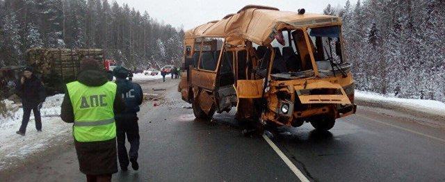 В Коми четыре человека стали жертвами ДТП со школьным автобусом