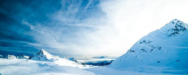 Количество снега в горах Алтая в 2 раза больше нормы