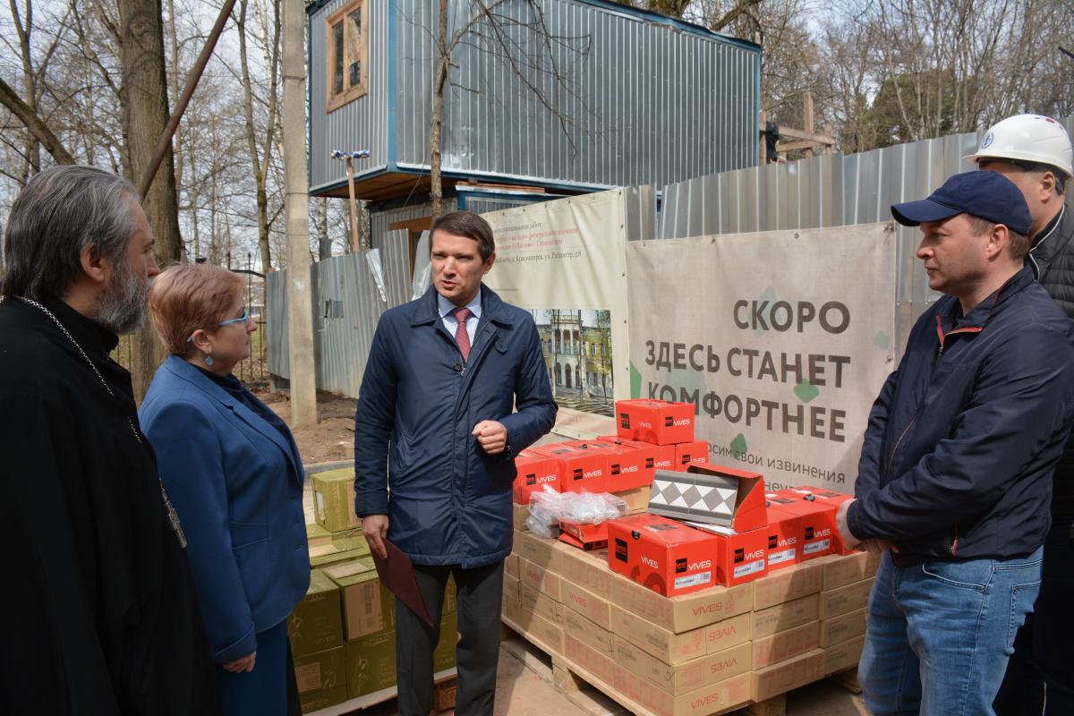 В Красногорске проверили ход реконструкции главного здания усадьбы Знаменское-Губайлово