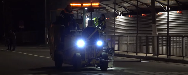 В Красногорске по ночам наносят новую разметку