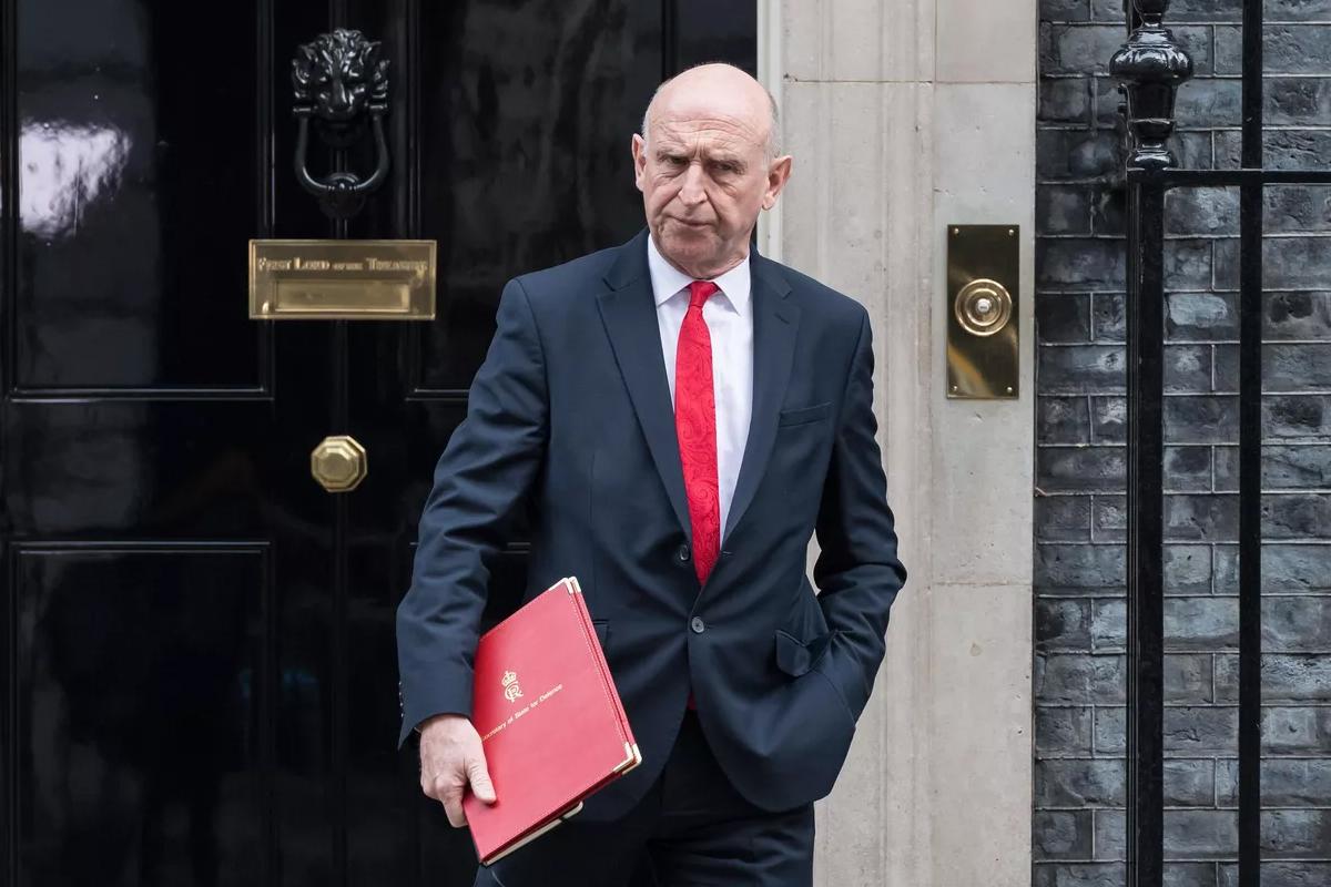 Министр обороны Британии поддержал фигурантов скандала с убийством афганцев