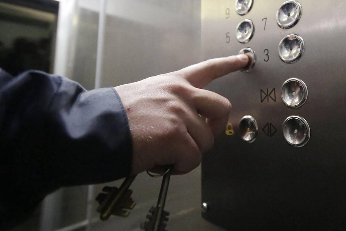 В Краснодаре лифт с ребенком рухнул в жилом комплексе