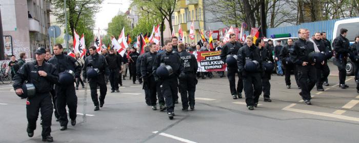 В Германии около 500 человек приняли участие в марше ультраправых