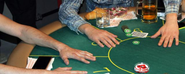 В Костроме полицейские накрыли нелегальный покерный клуб