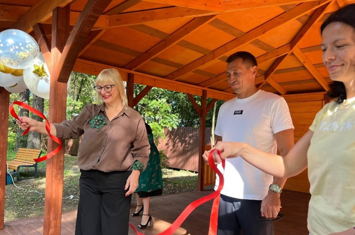 В центре соцобслуживания Городского округа Пушкинский появилась новая беседка