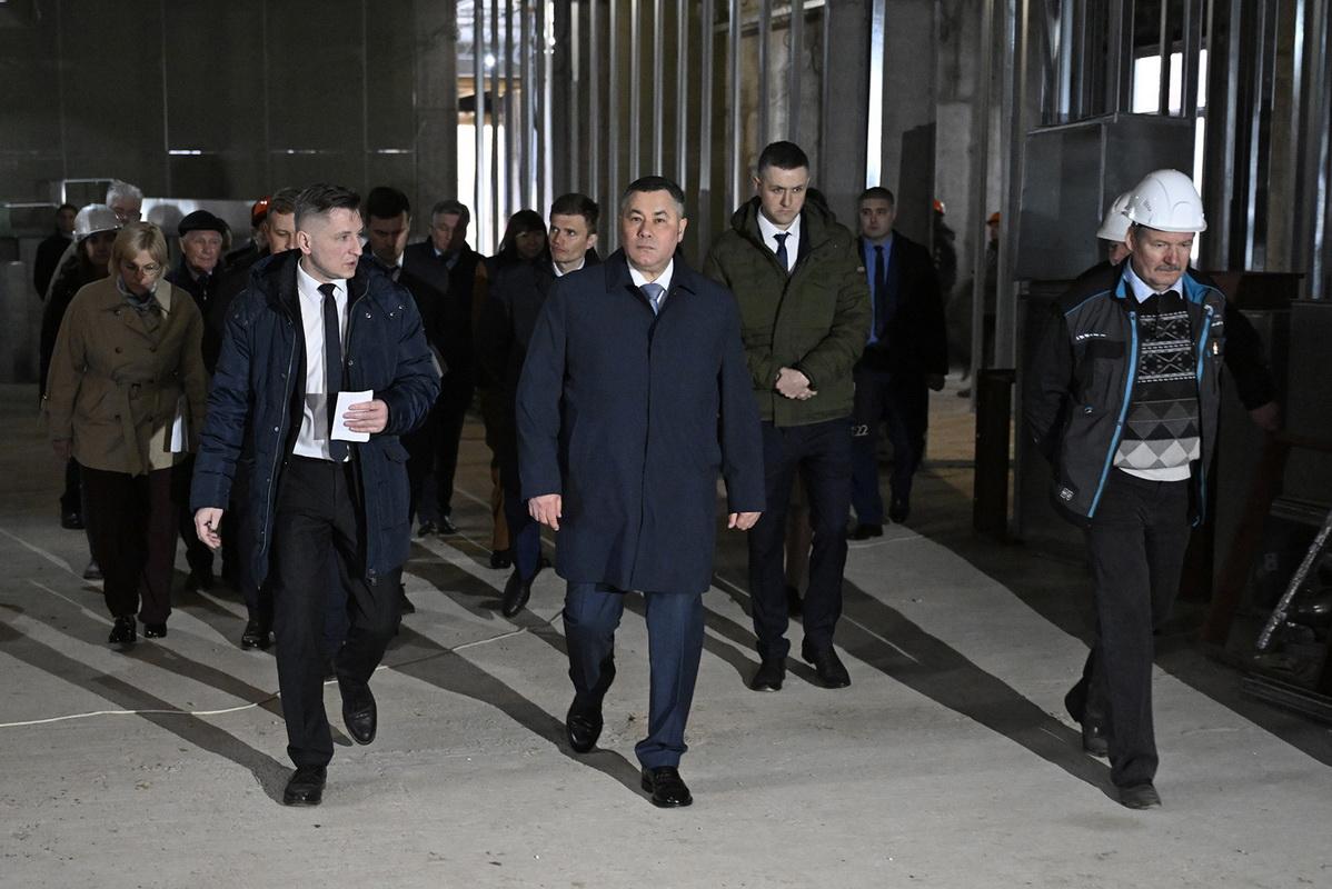 Губернатор Игорь Руденя осмотрел строящуюся Детскую областную больницу в Твери: Необходимо грамотно выстроить логистику и расположение кабинетов врачей