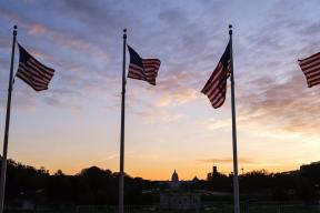 Искусственный скачок: Трамп обвинил рынок в накрутках, пока его команда в панике наблюдала за взлетом нефти до 119$