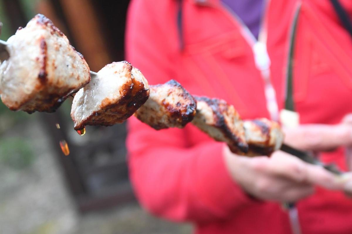 Врач-эндокринолог просит не запивать шашлык пивом и шампанским