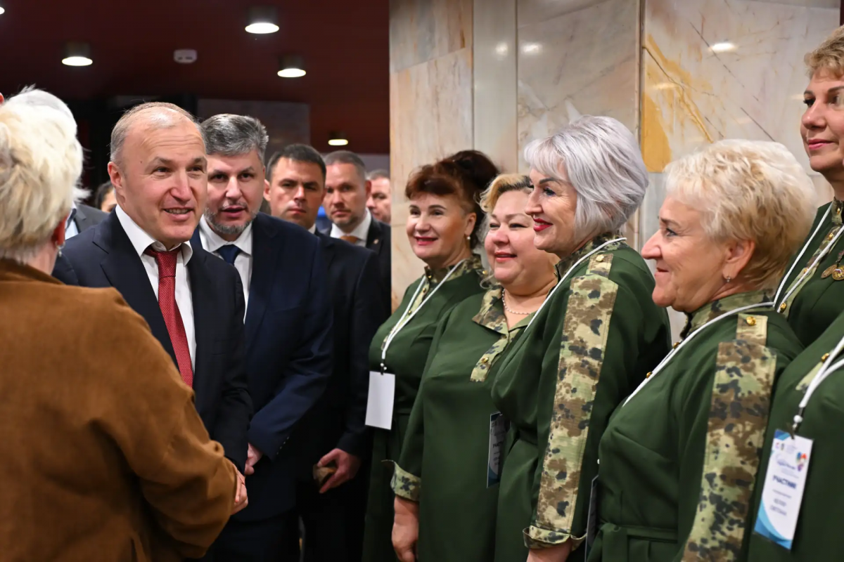 Мурат Кумпилов поприветствовал участников IV окружного этапа Всероссийского творческого фестиваля «Женское сердце России» в Майкопе