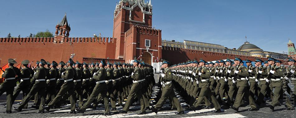 Кремль принял решение перенести парад Победы