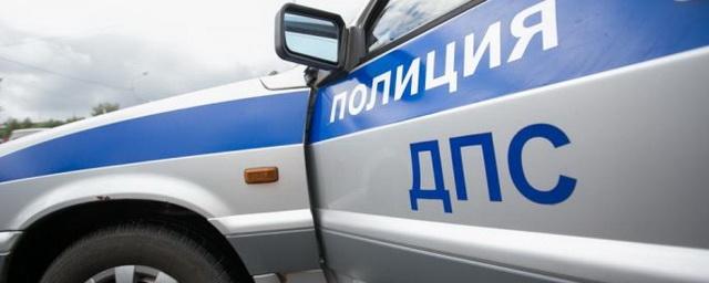 В Омской области на трассе столкнулись два мопеда