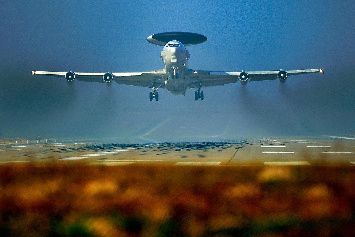 Баку спрятал тузы в рукаве. На что надеется плюющий в колодец Азербайджан. России есть чем ответить?