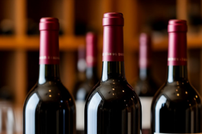 Жителям Подмосковья рассказали, как выбрать качественный алкоголь на Новый год