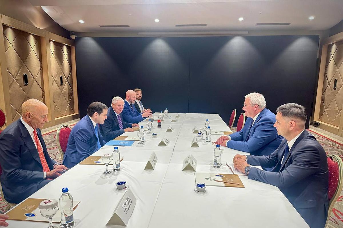 Глава МИД Украины обсудил в Турции с госсекретарем США «мирные усилия»