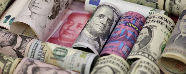 Экономист назвал валюты, инвестировать в которые в 2021 году рискованно