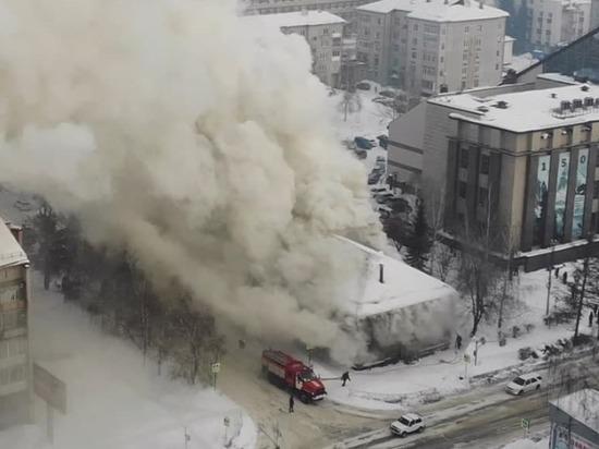 В Горно-Алтайске произошел пожар в вечерней школе на улице Бориса Головина