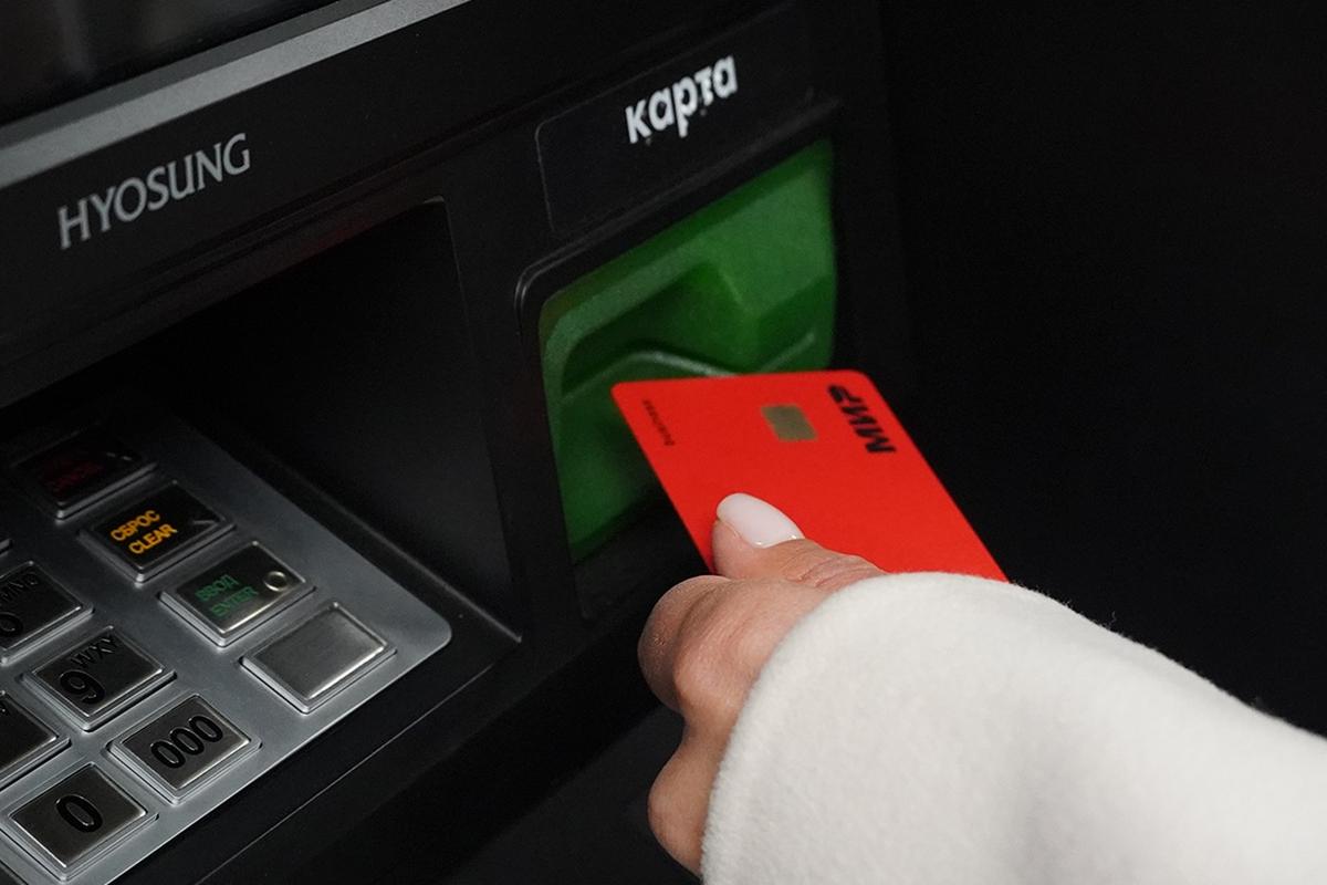 Банк России: Мошенники используют в своих схемах переводы самому себе по СБП