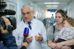 Рожающие пенсионеры спасут Родину? Почему Россия теряет по полмиллиона человек в год