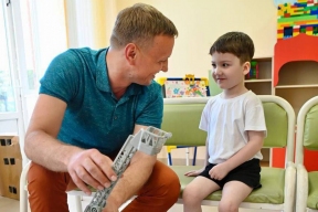 Глава Новороссийска Андрей Кравченко навестил мальчика, найденного в мае без родителей