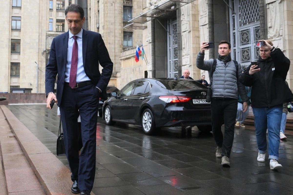 МИД РФ потребовал от Баку освободить журналистов Sputnik