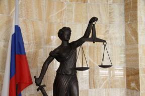 Лингвистика проиграла морали: оскорбления учеников привели к увольнению педагога