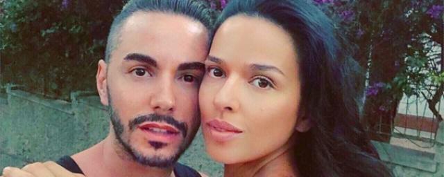 Супруга Тимура Родригеза снялась в откровенной фотосессии с оголенной грудью