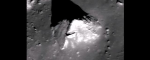 Уфологи заметили на снимке Луны пирамиду в кратере