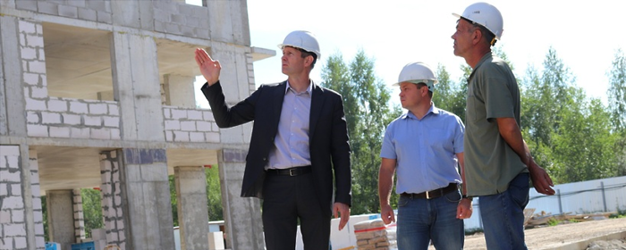 Алексей Воробьев проверил ход строительства домов для расселения аварийного жилья