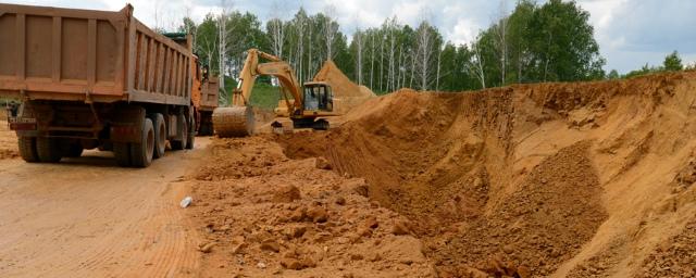 В Новосибирской области строители дороги незаконно добывали глину