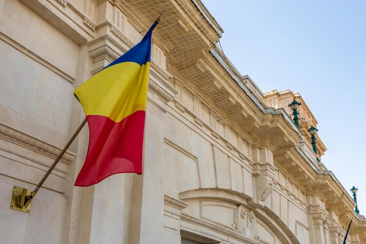 Замгенсека НАТО считает, что Румынией руководят некомпетентные политики