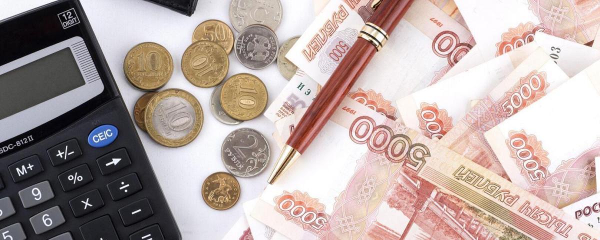 Жители России в среднем откладывают по 9000 рублей в месяц