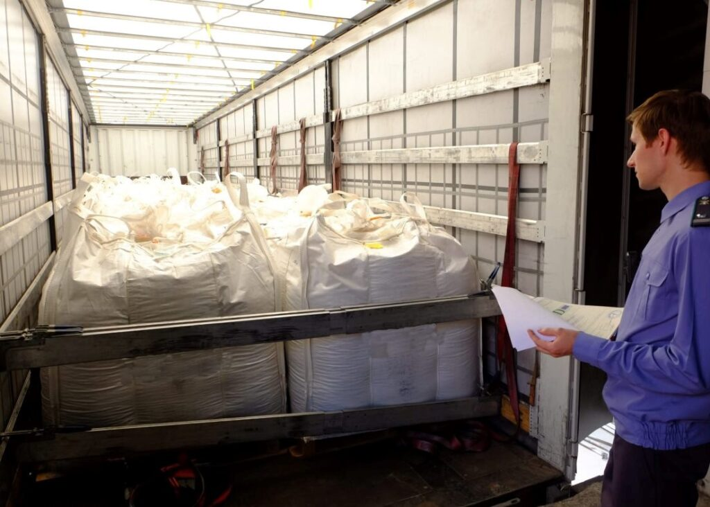 Россельхознадзор провёл ветконтроль более 50 партий грузов из Астраханской области