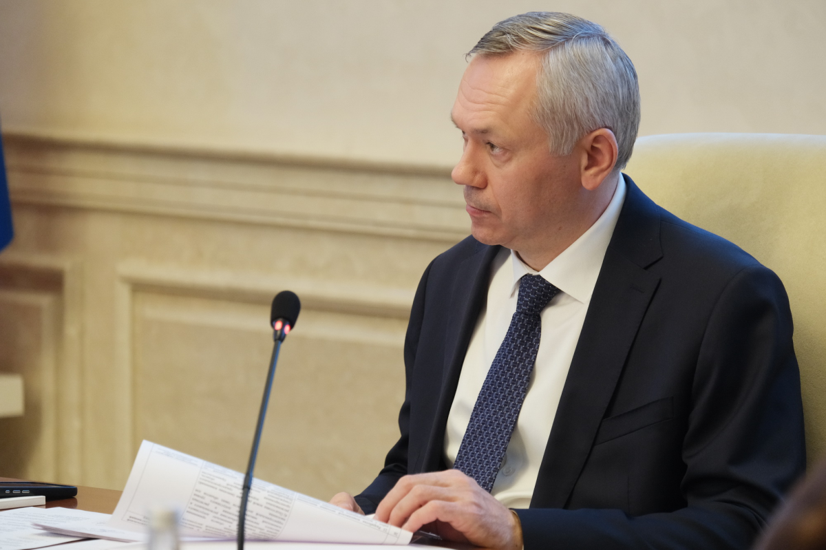 Губернатор Андрей Травников заслушал доклад министров о применении научно-исследовательского потенциала Новосибирской области при решении приоритетных задач