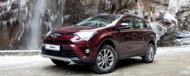 Кроссовер Toyota RAV4 в 2016 году стал лидером на рынке ДФО