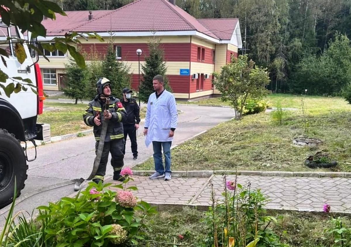 Пожарные провели тренировку по эвакуации в медучреждении Городского округа Пушкинский