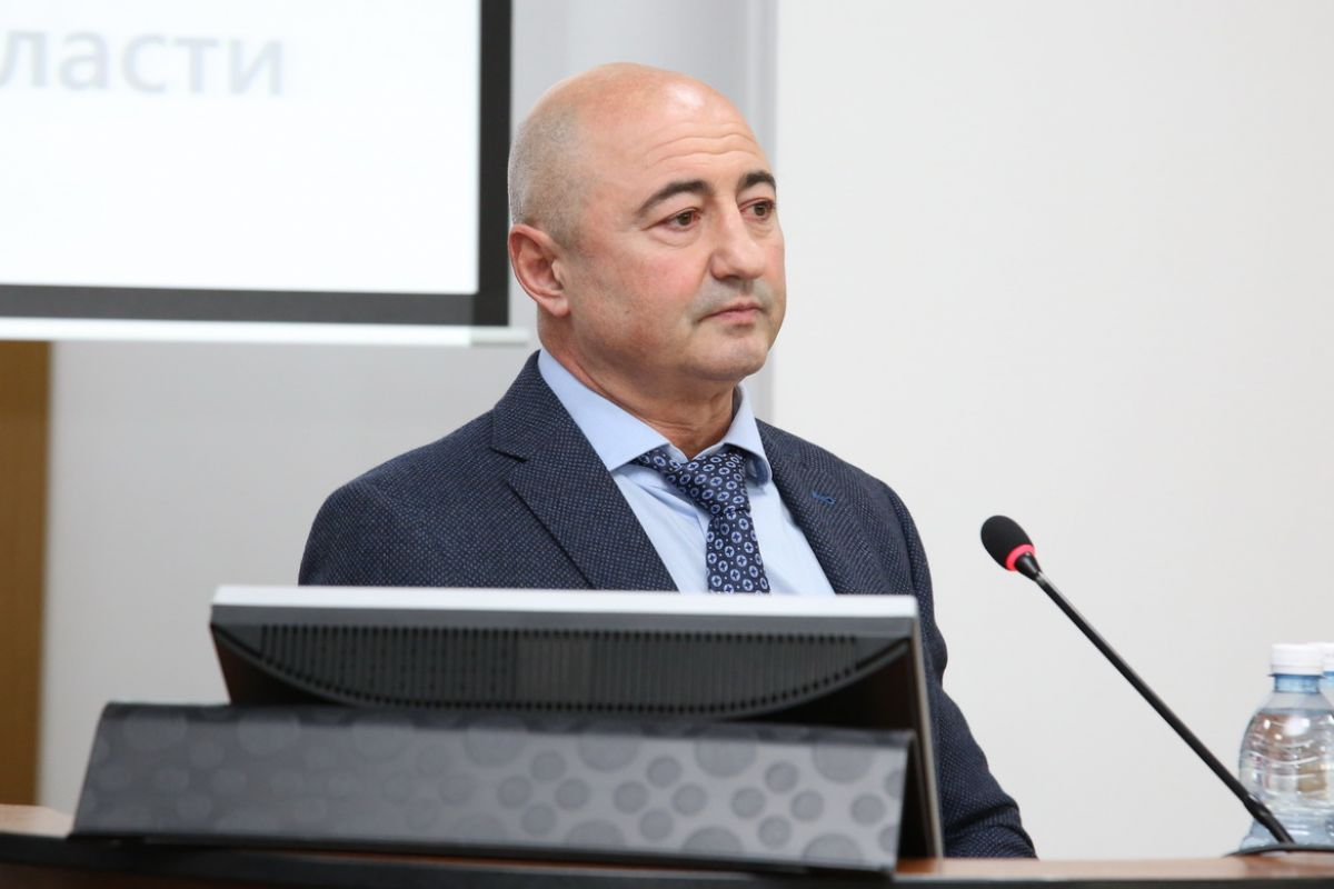 Сенатор Нижегородской области Вайнберг спел новую песню с SHAMANом