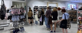 В Туле покупатели выстраиваются в очередь у открывшегося магазина H&M