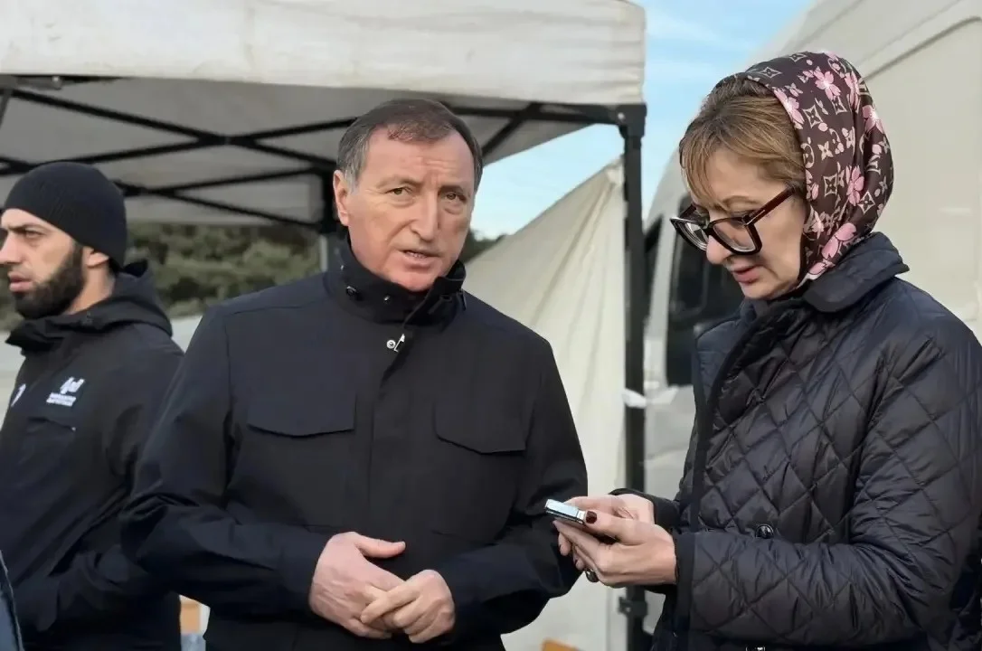 Спикер Народного Собрания Дагестана Заур Аскендеров принял обязательство по восстановлению 20 домов и созданию общественных приемных в пострадавших районах республики