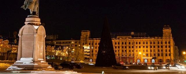 В Волгограде началась установка главной городской елки