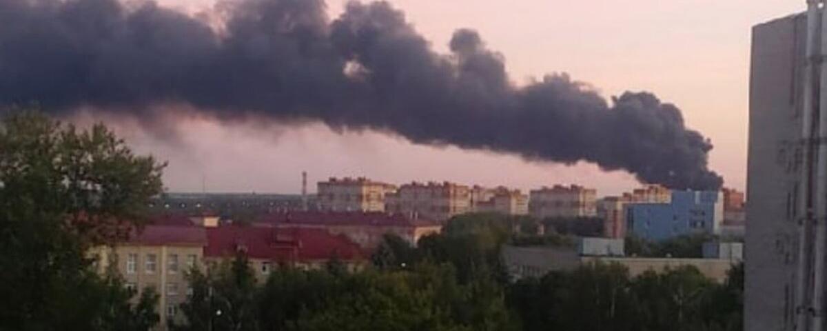 Два человека погибли при падении самолета Ил-76 в Рязани