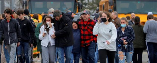 Число пострадавших при стрельбе в американской школе возросло до восьми человек