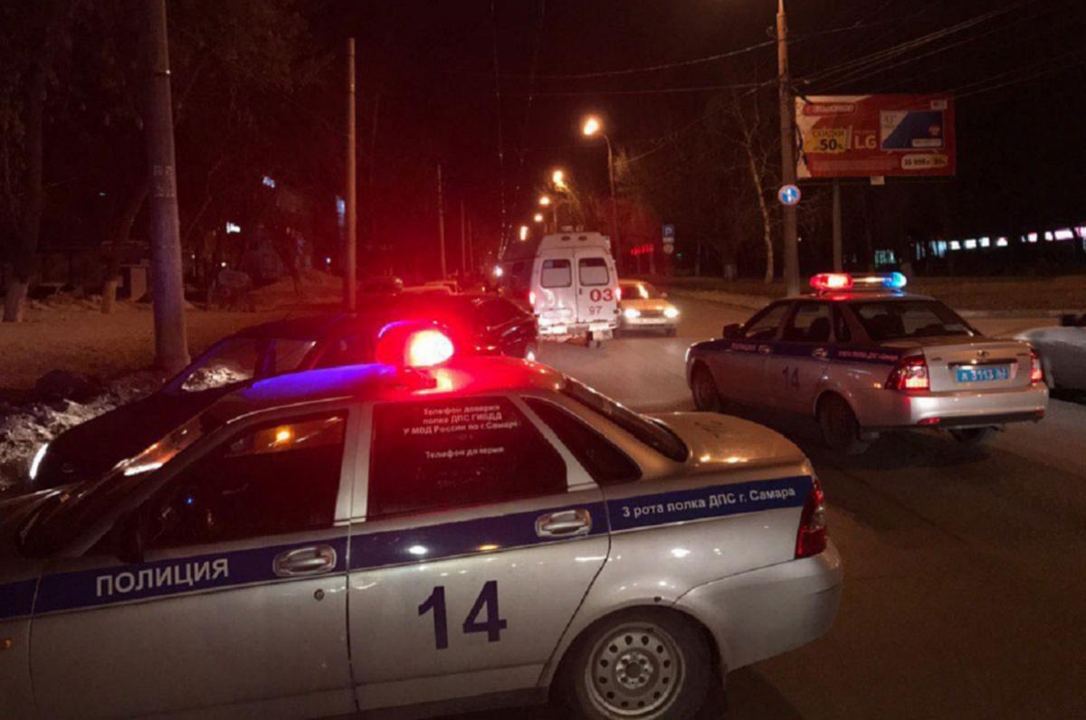 На улице Плющиха в Москве в ходе конфликта со стрельбой пострадали три человека, полиция и СКР приступили к проверке