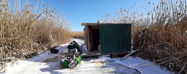 В Астраханской области пограничники спасли замерзающих рыбаков